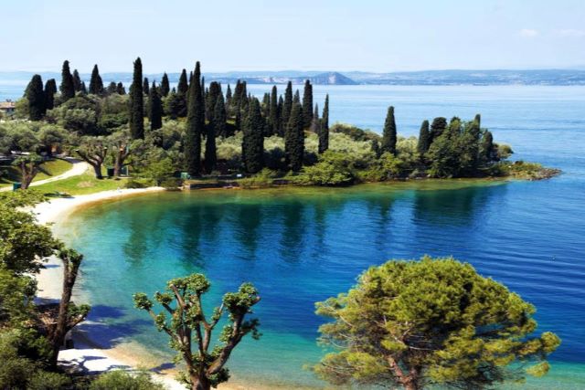 baia-delle-sirene.jpg baia-delle-sirene.jpg